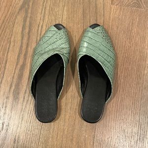 Trademark Mules/Slides